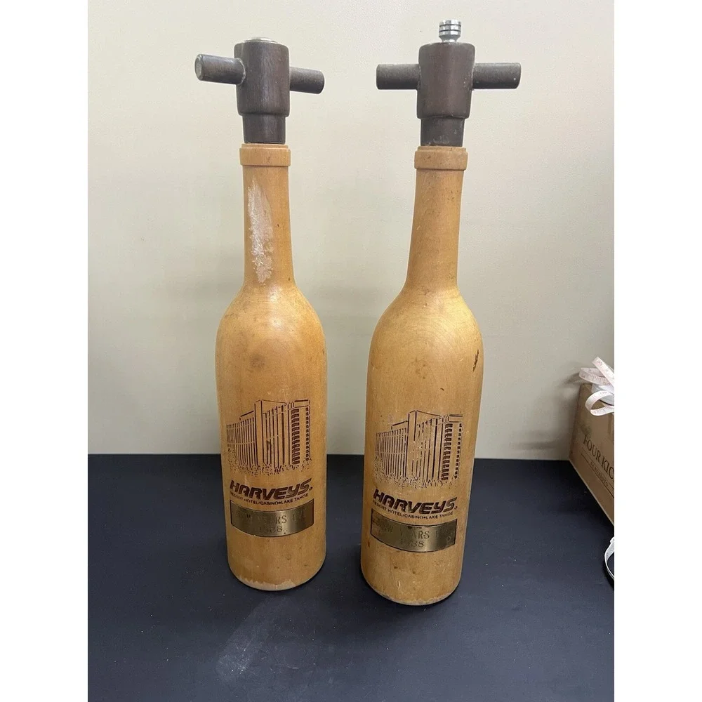 vintage wooden WINE BOTTLE PEPPER MILL salt and pepper grinder set ‎ (771)